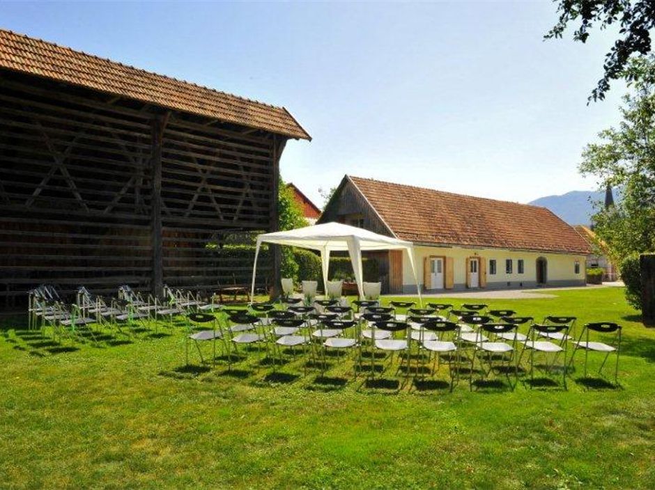 Hire Škrabec Homestead